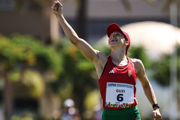 Fotó: Facebook/Hungarian Modern Pentathlon/Magyar Öttusa Szövetség Ezüstérmes a magyar női páros az Öttusa váltó- világbajnokságon