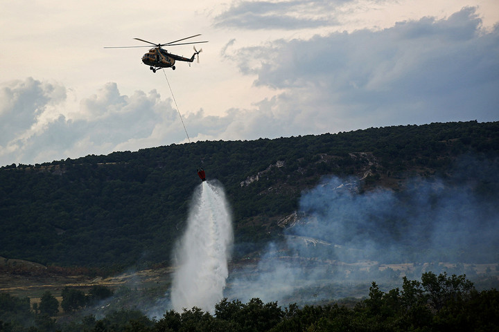 Magyar helikopterek segítenek Bulgáriában