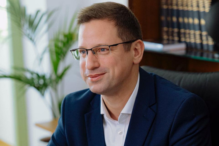 Gulyás Gergely édesapa lett