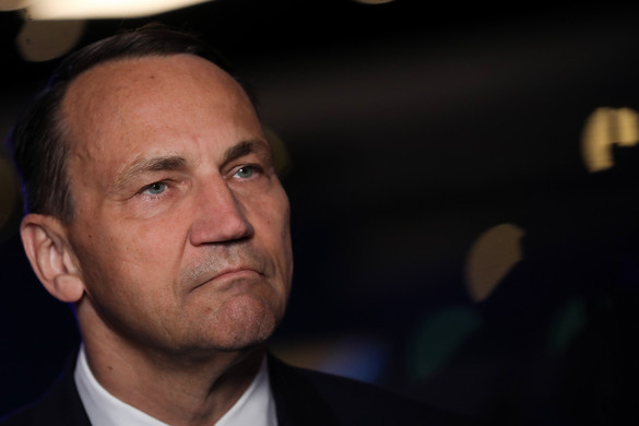 Lengyelország kormányváltásra készül, Tusk mehet, Sikorski jöhet