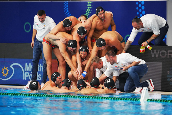 Fotó: Facebook/waterpolo.hu/Kovács Anikó Nyolc között a görögök és a montenegróiak is