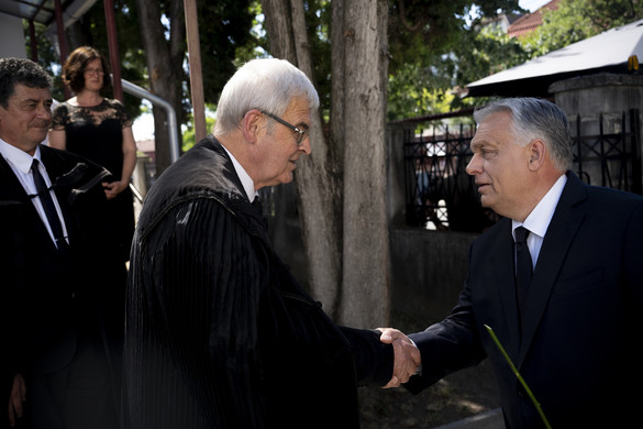 Orbántól óva intette a románokat a politológus