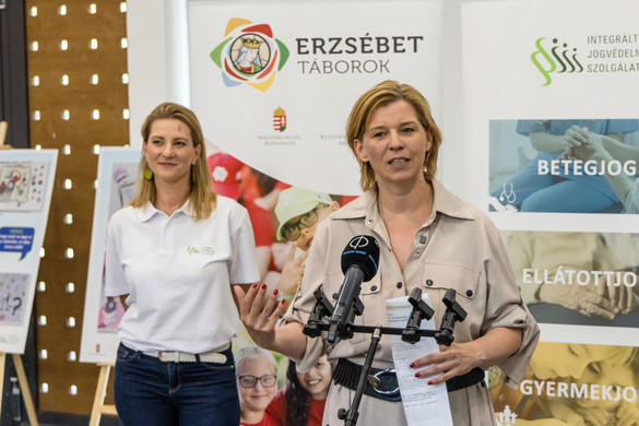 Varga-Bajusz Veronika: Fontos a digitális gyermekvédelem