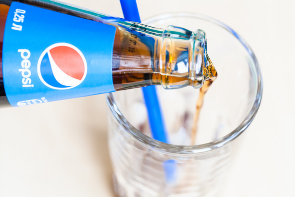 Miért fizetett a Szovjetunió Pepsi Colával egy tengeralattjáróért?