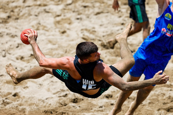 Még veretlen a férfi strandkézi-válogatott