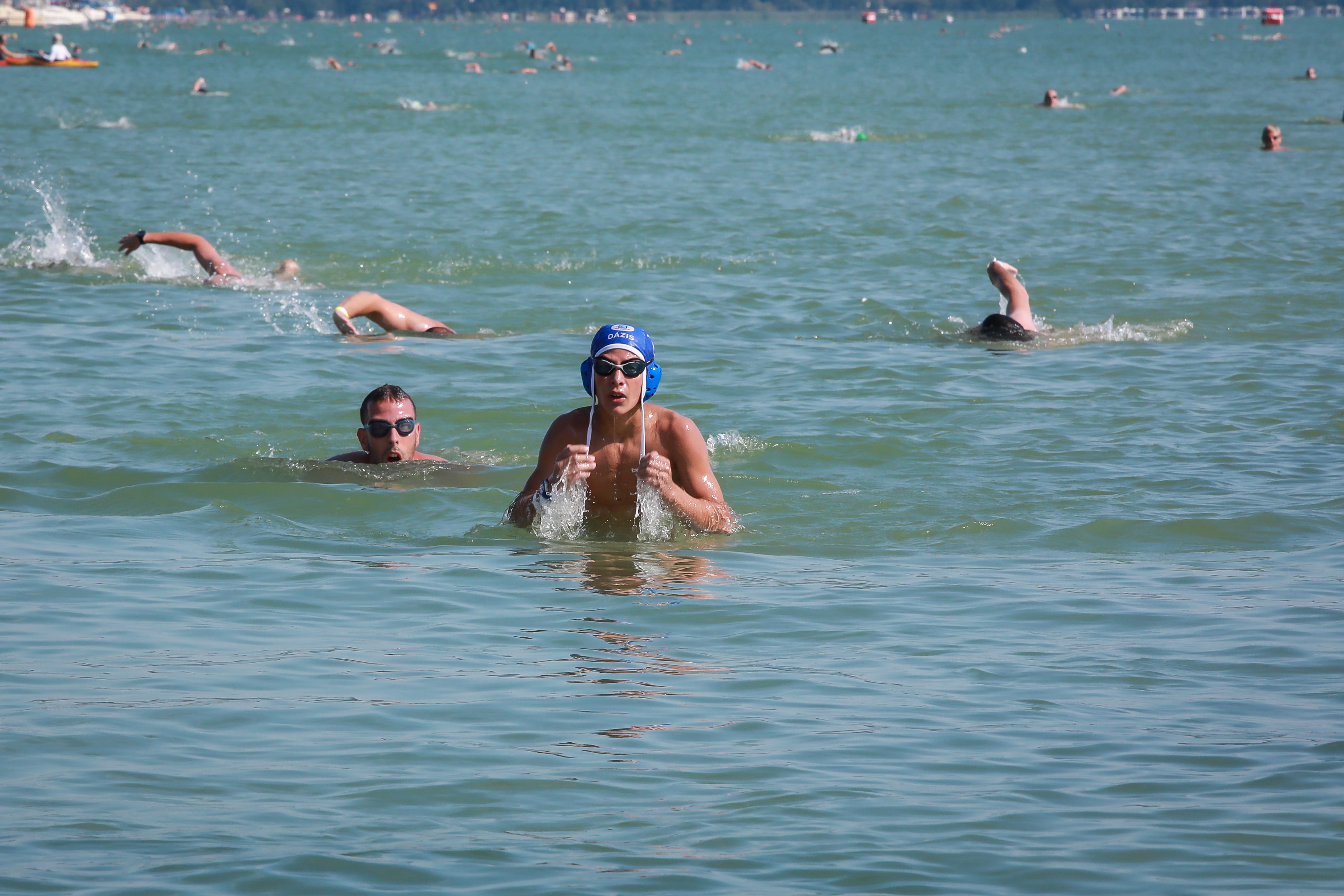 Balaton átúszás
