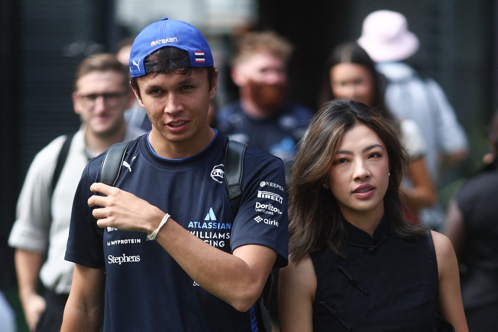 Alexander Albon (Williams) és Lily Muni He is befutott Mogyoródra