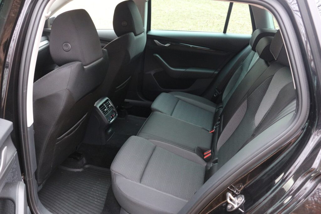 Skoda Octavia Combi hátsó ülés