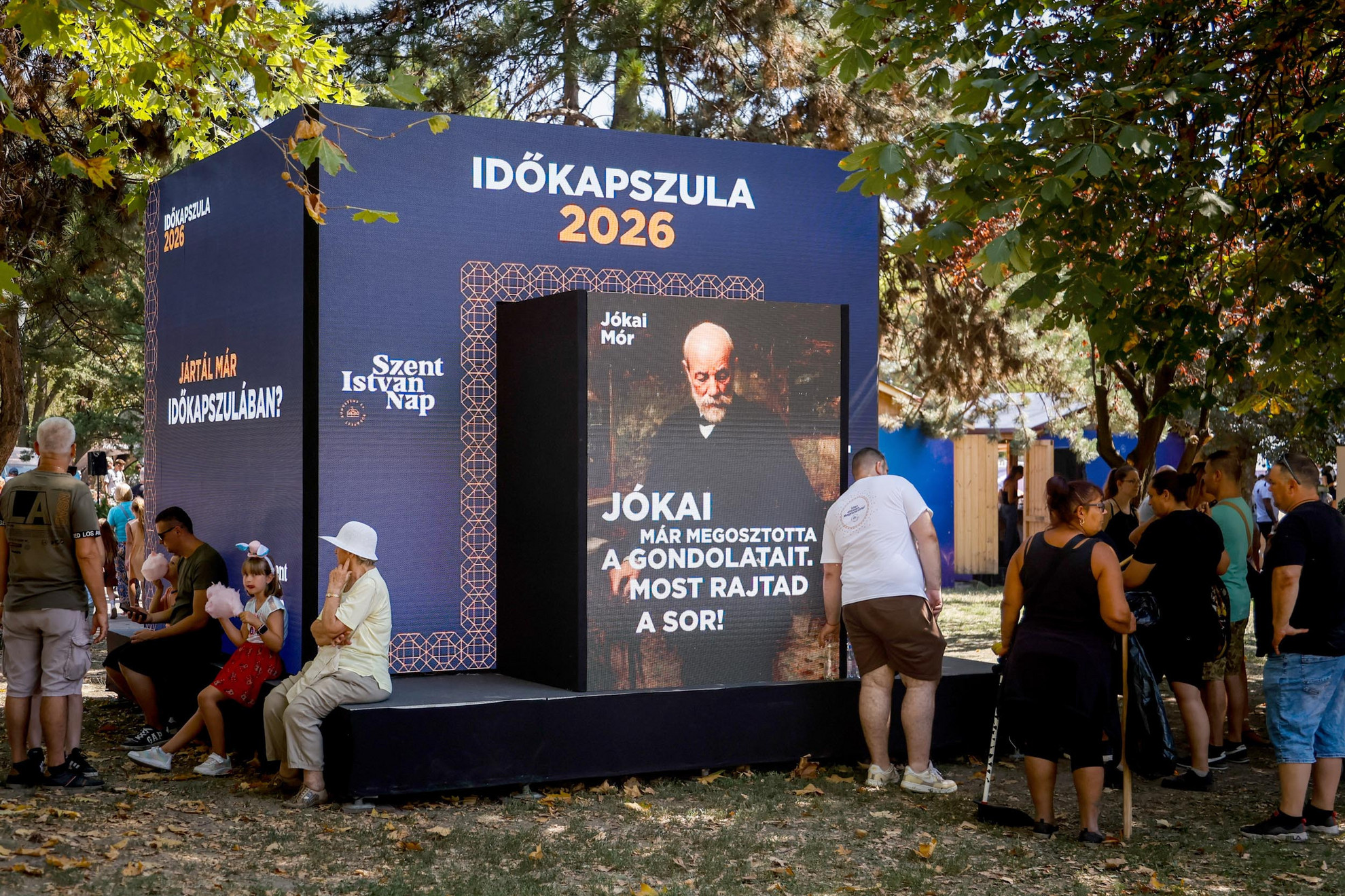 A fegyveres bemutatók után pihenésképpen jöhetett egy kis időutazás is