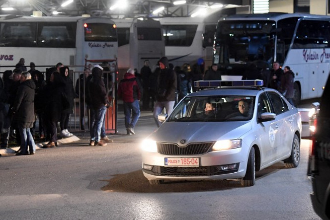 Tűz ütött ki egy szerbiai migránsközpontban