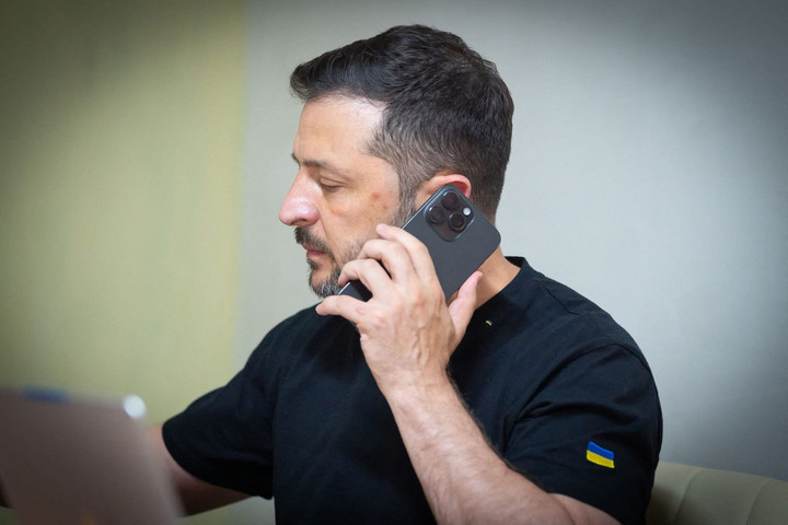 Fotó: AFP/Handout/Ukrainian Presidential Press Service Volodimir Zelenszkij nem enged