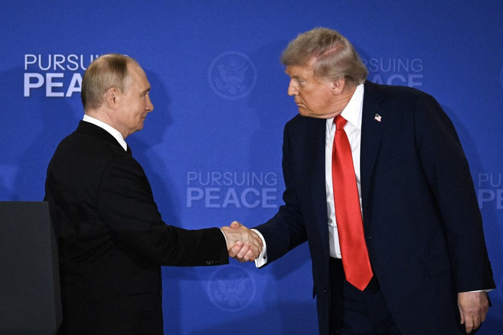 Fotó: AFP/Drew Angerer Trump és Putyin: titkos békefolyamat indul?