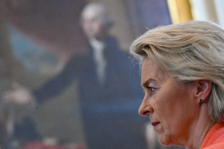 Fotó: AFP/Andrew Caballero-Reynolds Orosz támadás érhette Ursula von der Leyen repülőgépét