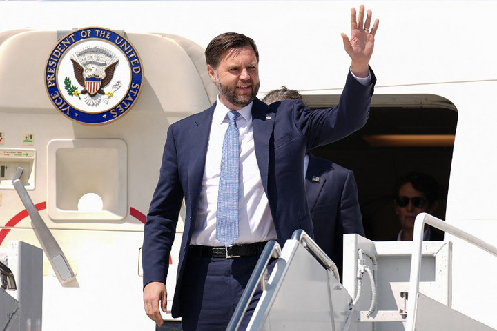 J. D. Vance: Trump dönt a Tomahawkok átadásáról