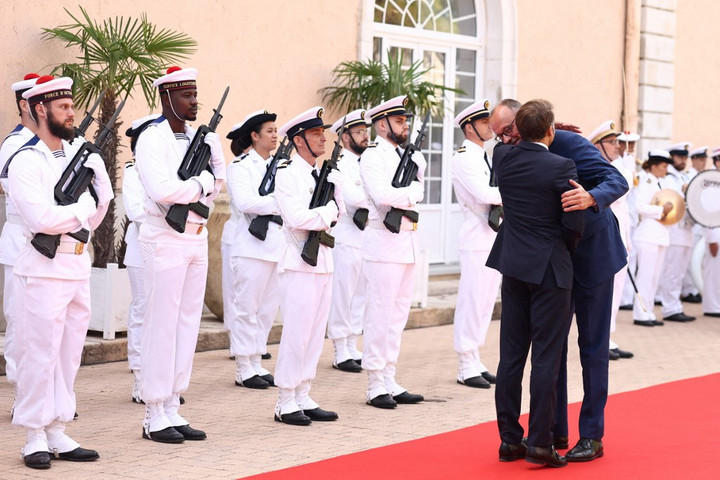 Veszélyezteti az EU fegyverkezését a francia válság