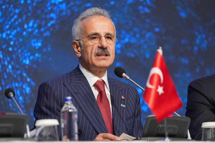 Fotó: Anadolu via AFP/Cemal Yurttas 225 km/órás sebességgel száguldozott a török miniszter