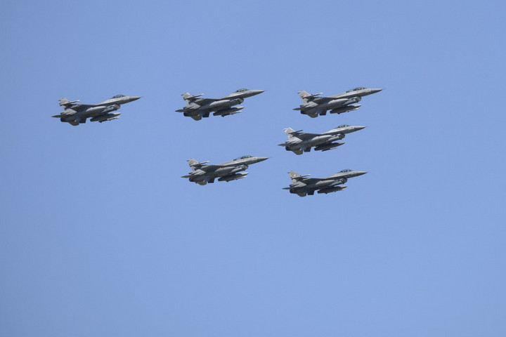 Lengyelországban lezuhant egy F-16-os repülőgép