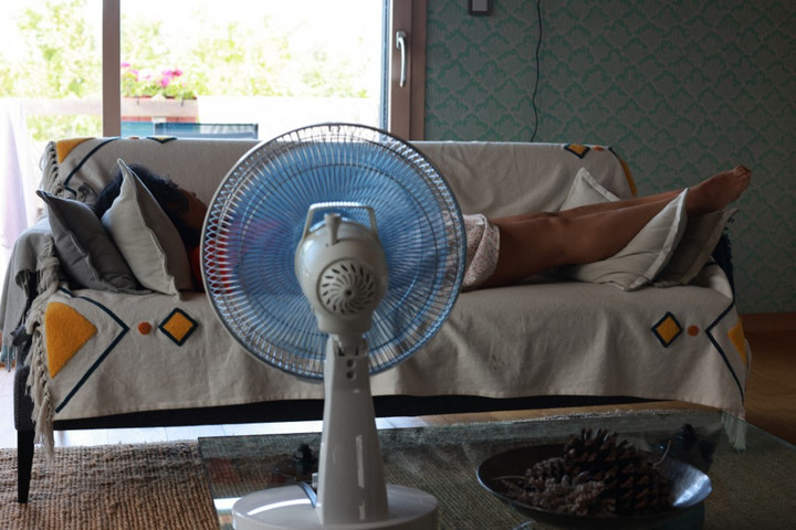 Ezért veszélyes, ha bekapcsolt ventilátor mellett alszunk
