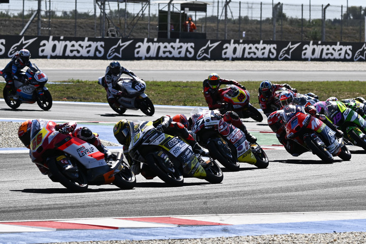 Fotó: MTI/Bodnár Boglárka Spanyol siker a Moto3-as Magyar Nagydíjon