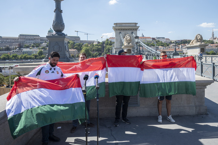 Fotó: MTI/Szigetváry Zsolt Karácsony Gergely ukrán színekbe öltöztette a Lánchidat