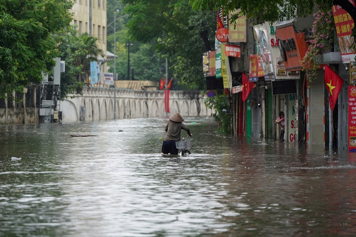 Víz alatt Hanoi