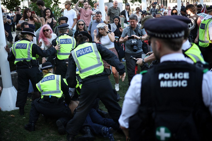 Fotó: AFP/Henry Nicholls London: egy betiltott palesztin csoportot támogattak, őrizetbe vették őket
