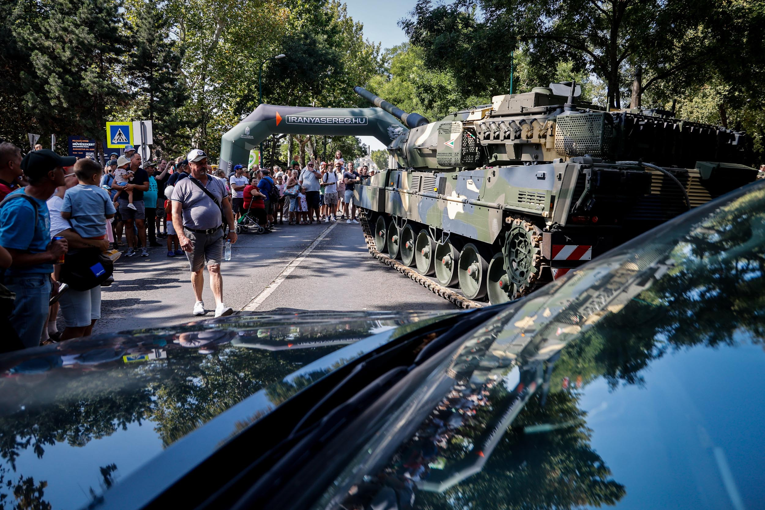 Varázsliget katonai főszerepléssel