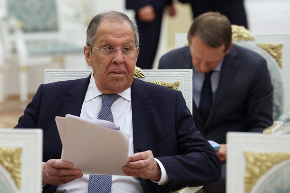 Szergej Lavrov figyelmeztet