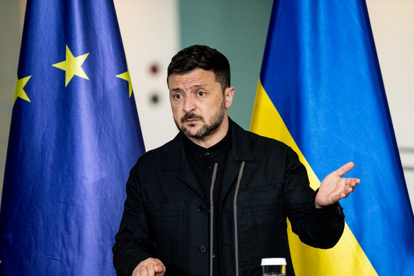 Ismét arra buzdítják az USA-t, engedje el Zelenszkij kezét