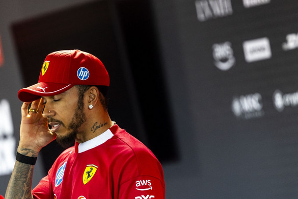 Kemény kritikát kapott Lewis Hamiltont