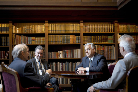 Hivatalos látogatáson Orbán Viktornál