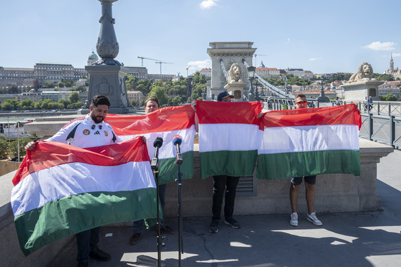 Karácsony Gergely ukrán színekbe öltöztette a Lánchidat