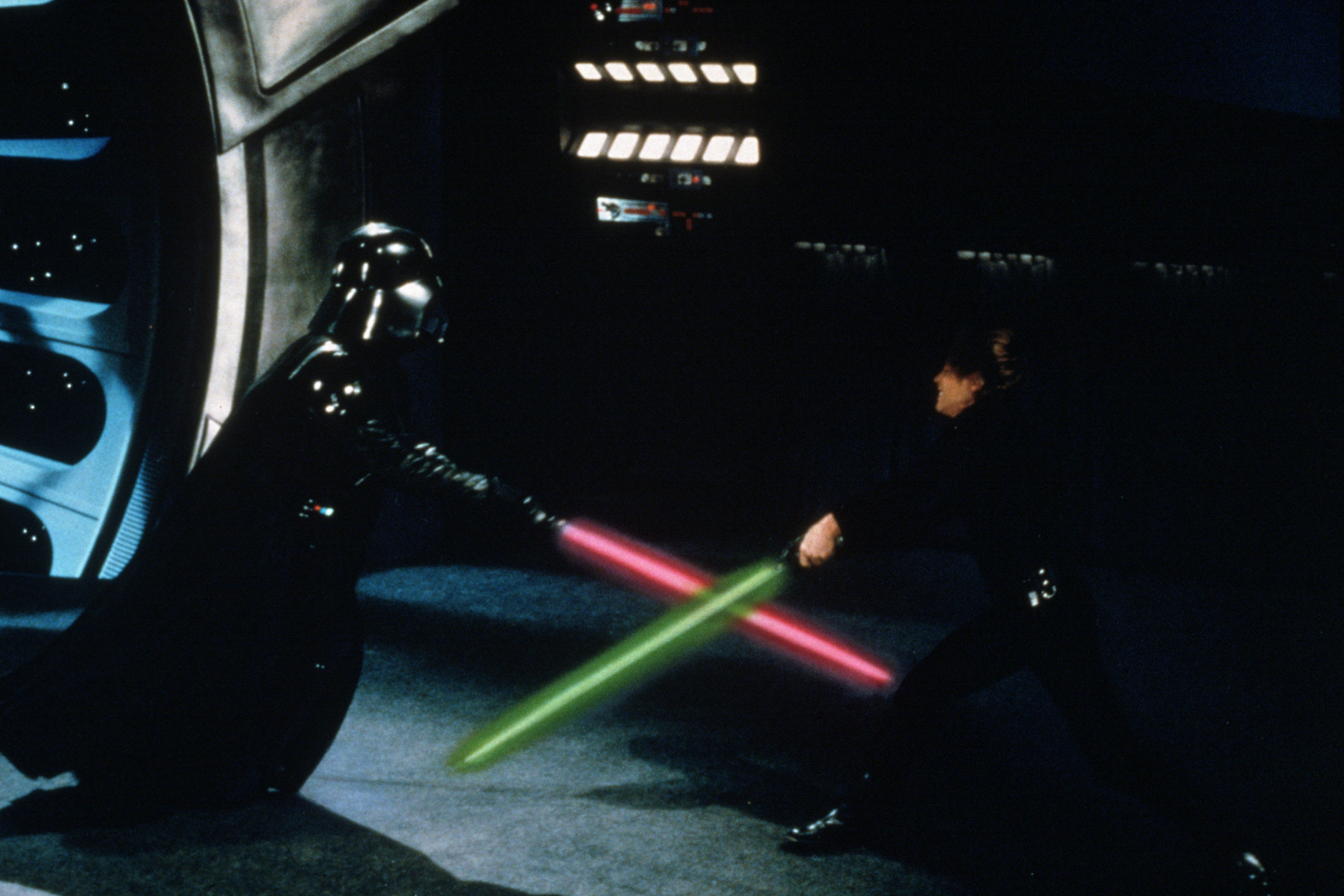 Elképesztő összeget fizettek Darth Vader fénykardjáért