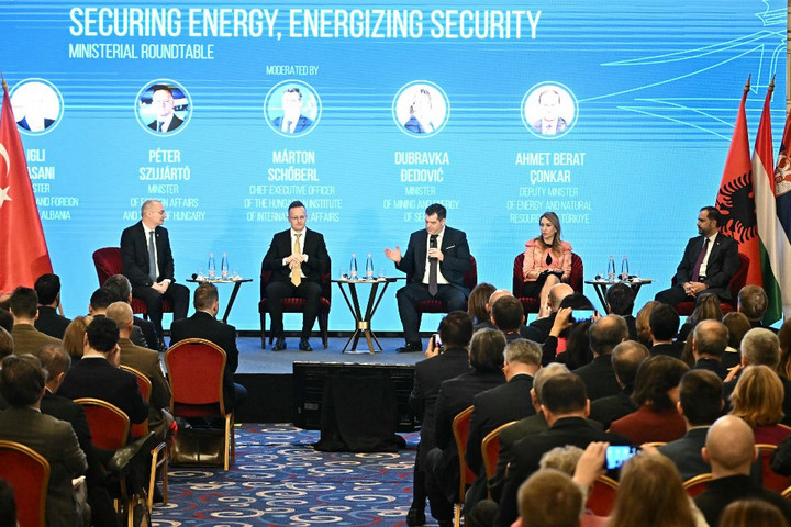 Fotó: AFP/Attila Kisbenedek Új energiahíd épül Szerbia felé