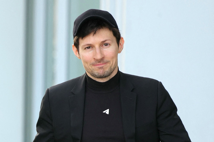 Fotó: AFP/Thomas Samson Durov azt mondta, hogy kész visszavásárolni a Louvre-ból ellopott műtárgyakat