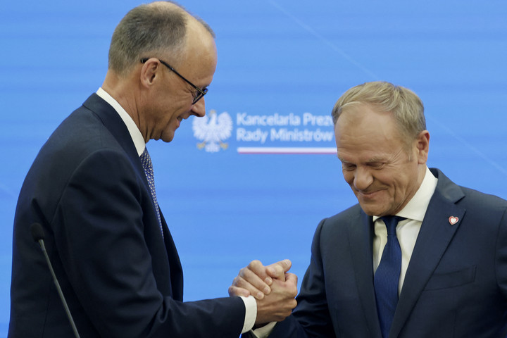 Fotó: WOJTEK RADWANSKI / AFP Német–lengyel két jó barát, de akkor Berlin miért nem fizet kártérítést Varsónak?