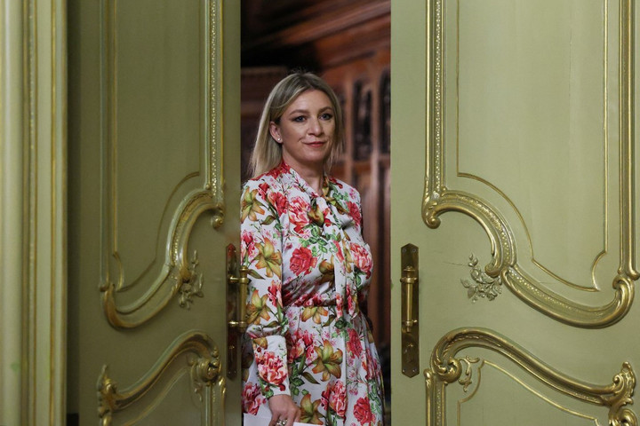 Fotó: AFP/Pool/Evgenia Novozhenina Zaharova tiszta vizet öntött a pohárba