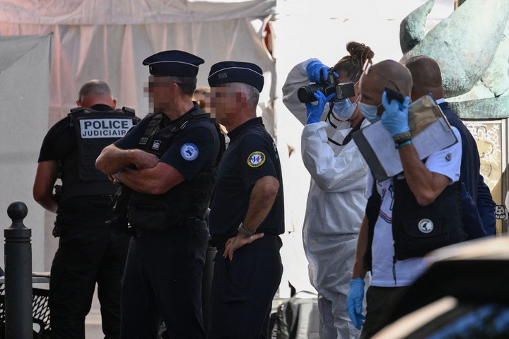 Fotó: Christophe SIMON / AFP Késelés egy francia iskolában