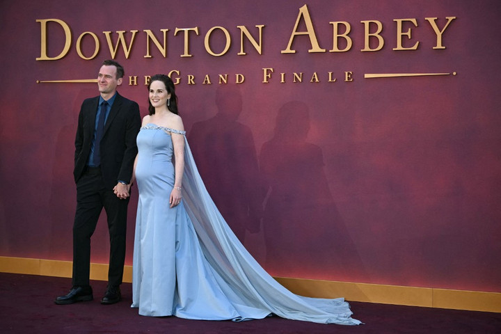 Fotó: JUSTIN TALLIS / AFP Babát vár a Downton Abbey sztárja