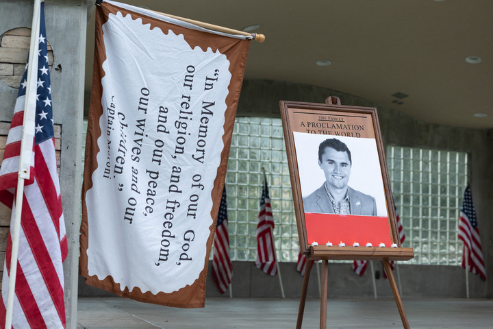 A Trumpnak szánt golyót most Charlie Kirk kapta meg?