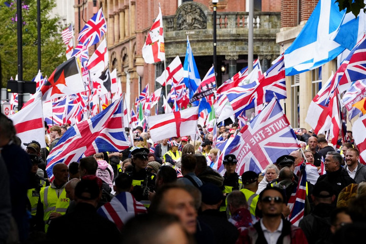 Betelt a pohár a briteknél