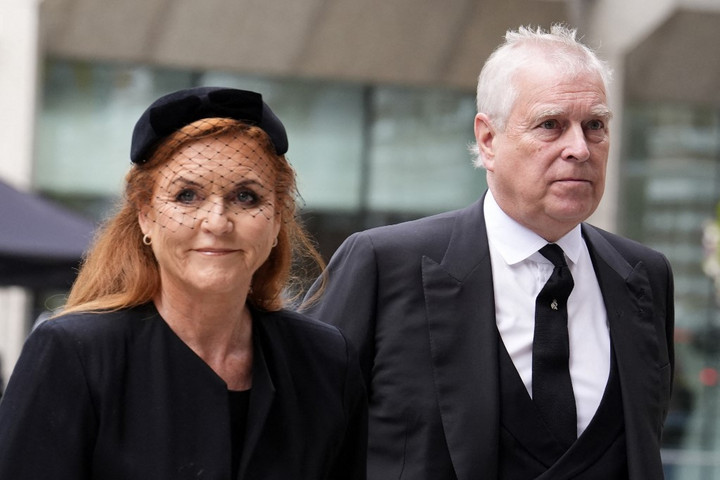 András herceg és Sarah Ferguson egyre nagyobb bajban van