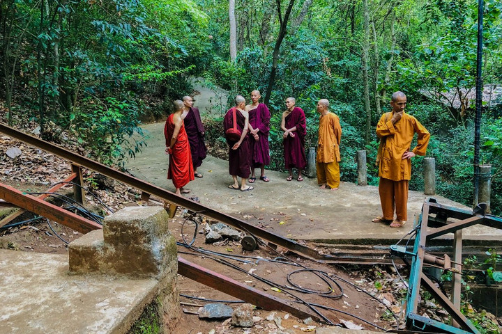 Súlyos siklóbaleset Sri lankán