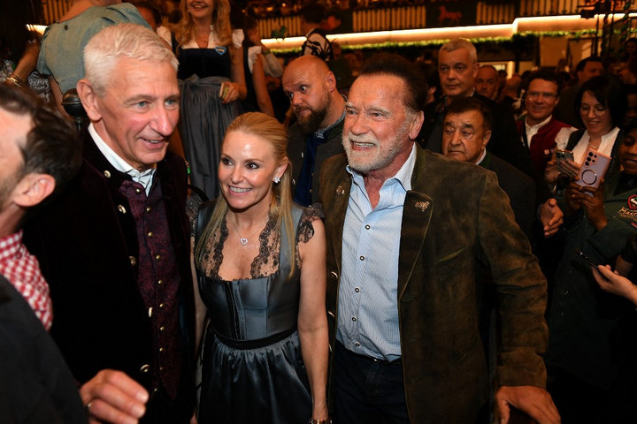 Schwarzenegger vezényelt a müncheni Oktoberfesten