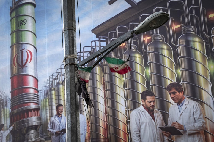 Fotó: Morteza Nikoubazl / NurPhoto / NurPhoto via AFP Az ENSZ BT engedélyezte a szankciók visszaállítását
