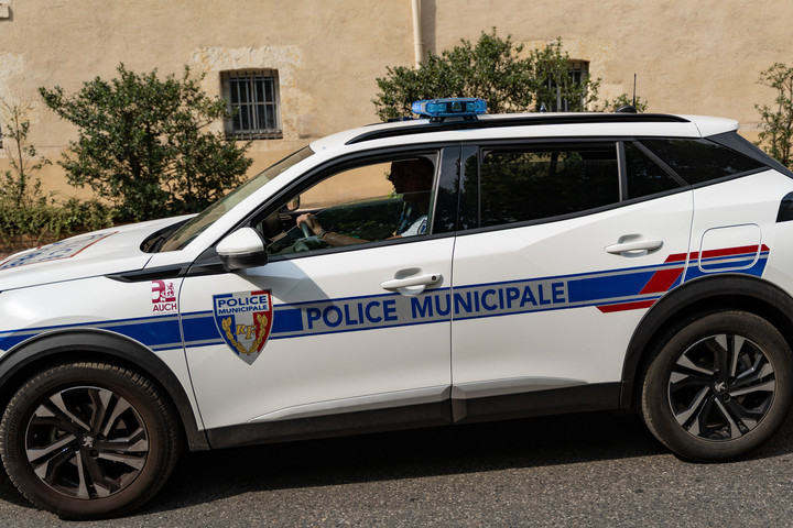 Lelőtt a francia rendőrség egy bozótvágó késsel fenyegetőző férfit