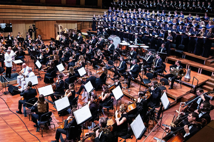 A 200 éve született Johann Strausst ünnepli a Szent István Filharmonikusok koncertje