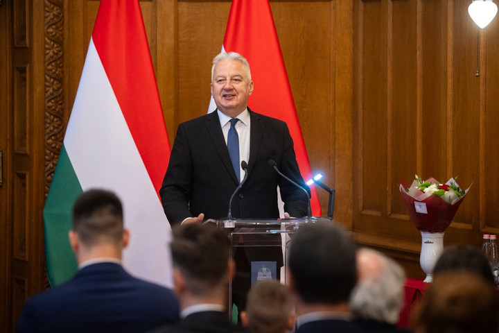 Fontos az egyházi oktatás