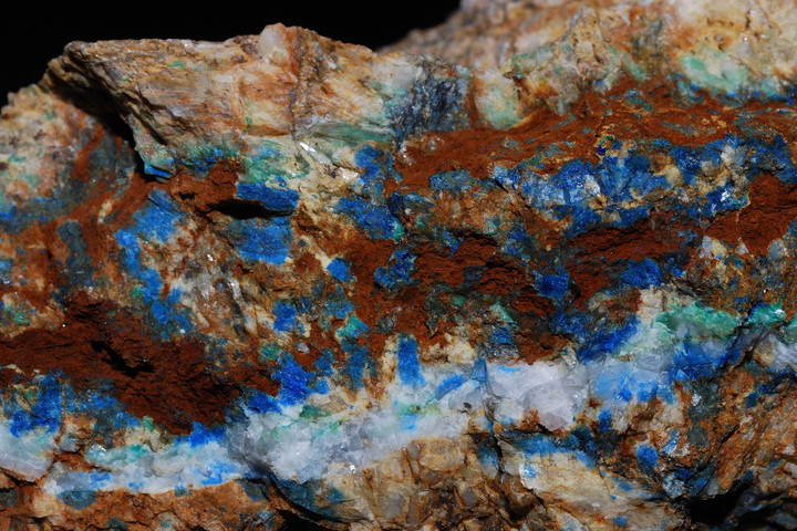 Tizenháromezer éves múltra tekint vissza a kék pigment