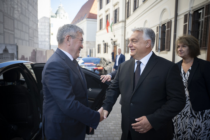 Orbán Viktor a kirgiz miniszterelnökkel tárgyalt